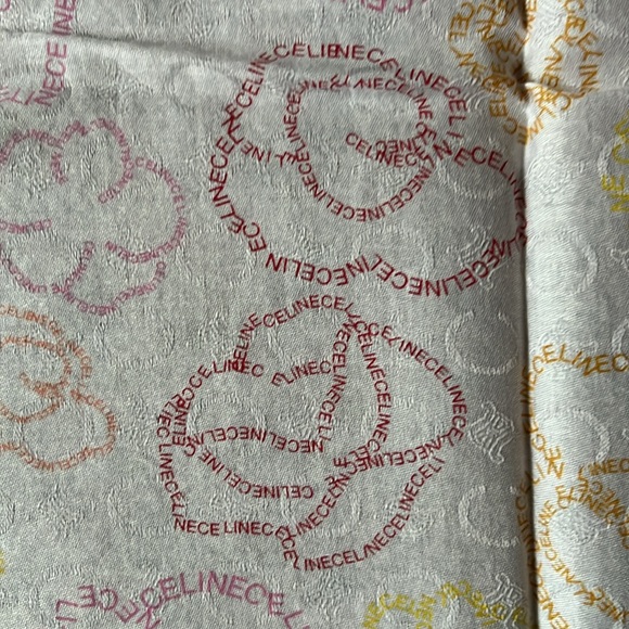 Woman’s scarf by Celine - Picture 3 of 9